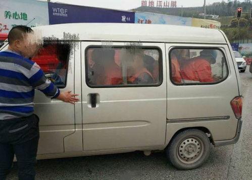 坐着面包车嫁乡村,乡村新娘的浪漫嫁途